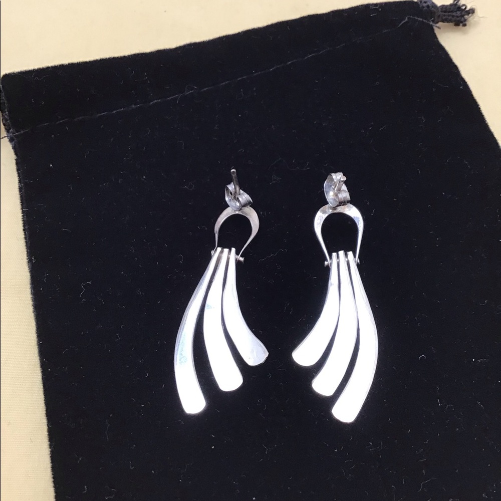 Earrings - Picture 2 of 3